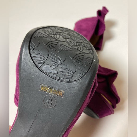 Sheikh Velvet Ruffled Open Toe Heels Size 8 / 38 NWOB - Picture 7 of 8